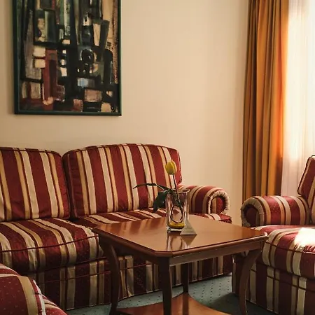 埃克塞尔酒店 酒店