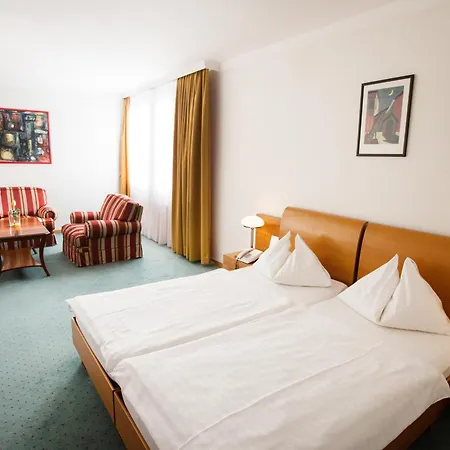 Exel Hotel 4*
